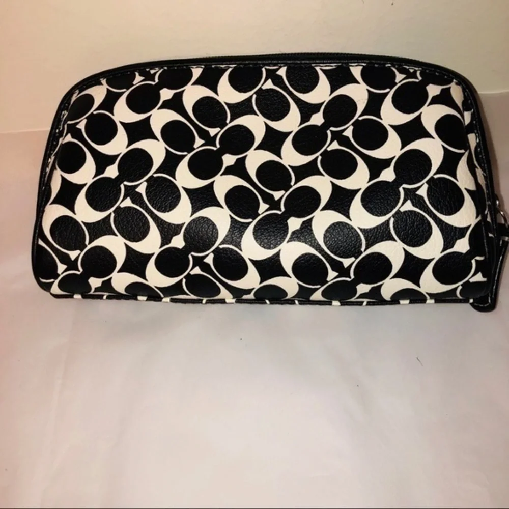 COACH y2k black white cosmetic makeup case